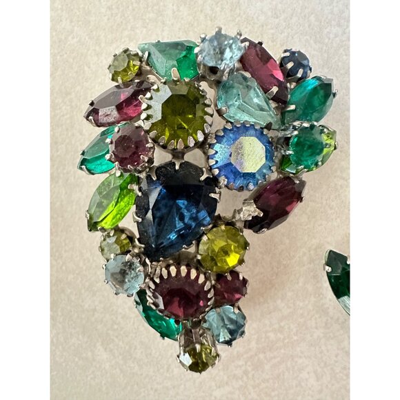 Vintage silver tone green blue aurora borealis rhinestones brooch clip earrings - Picture 2 of 10